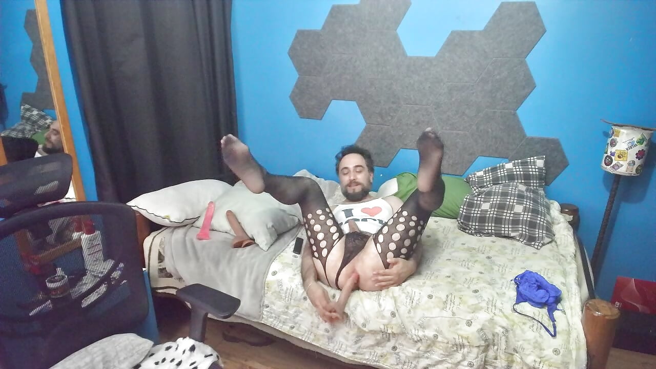 Saludos - video by MachoPutito cam model