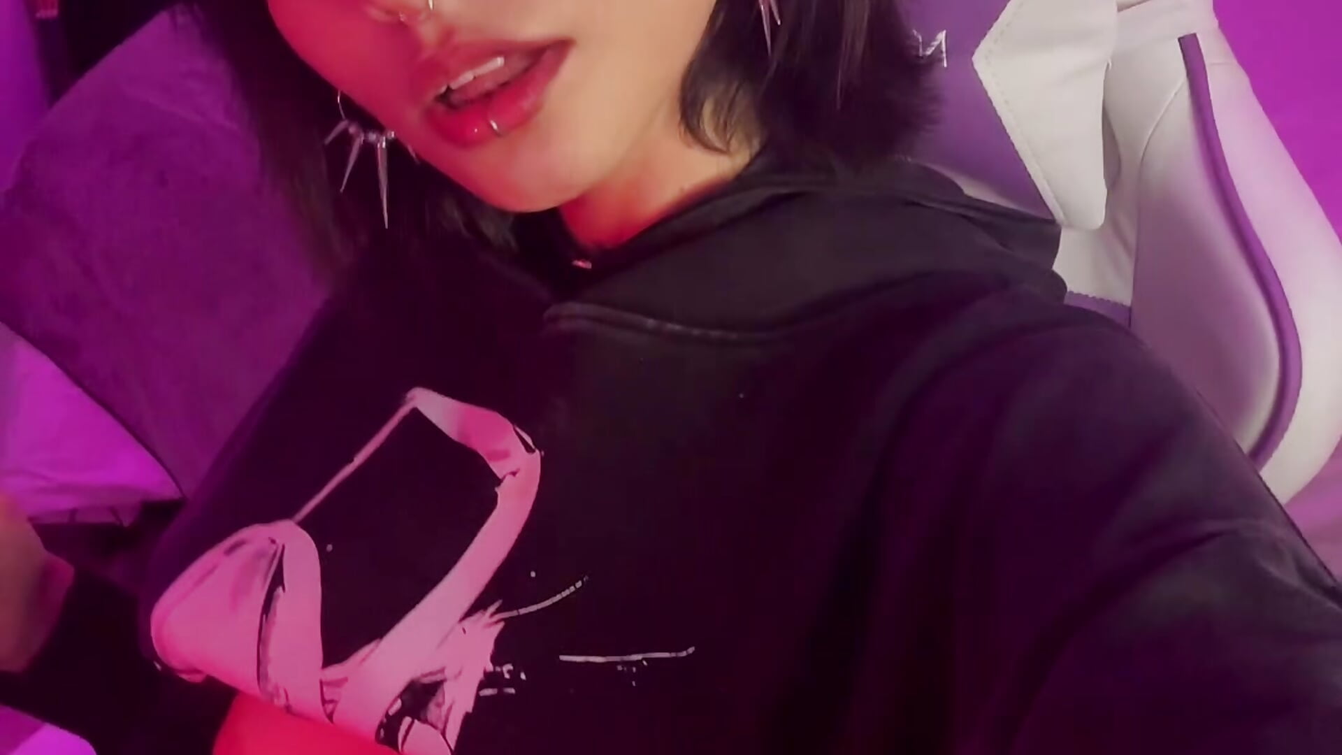 Hi - วิดีโอโดย bunny_pao โมเดลแคม