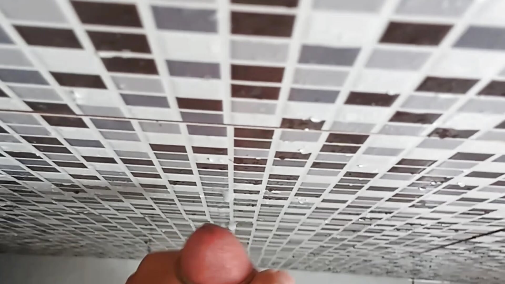 Escapou 😶‍🌫️ - video by eli2907 cam model