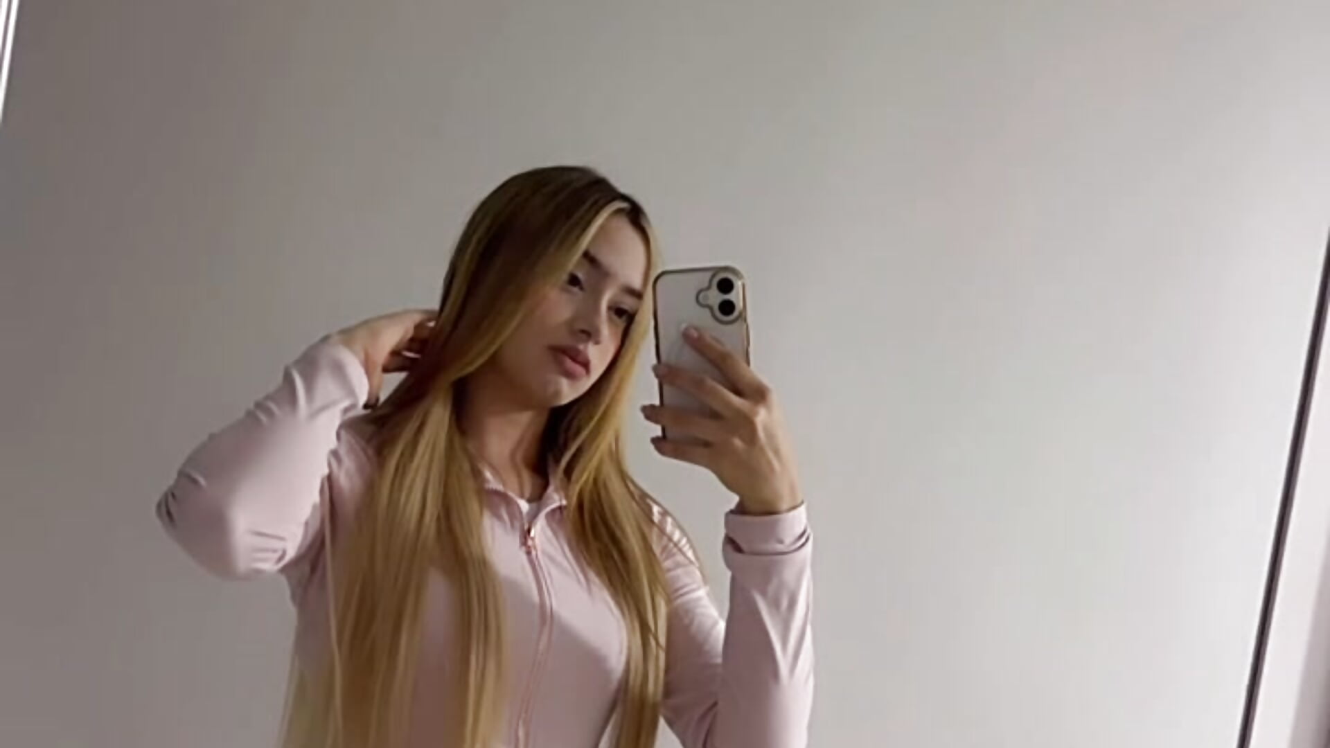 Your hot doll😈👸🏼 - video by barbievictoria cam model