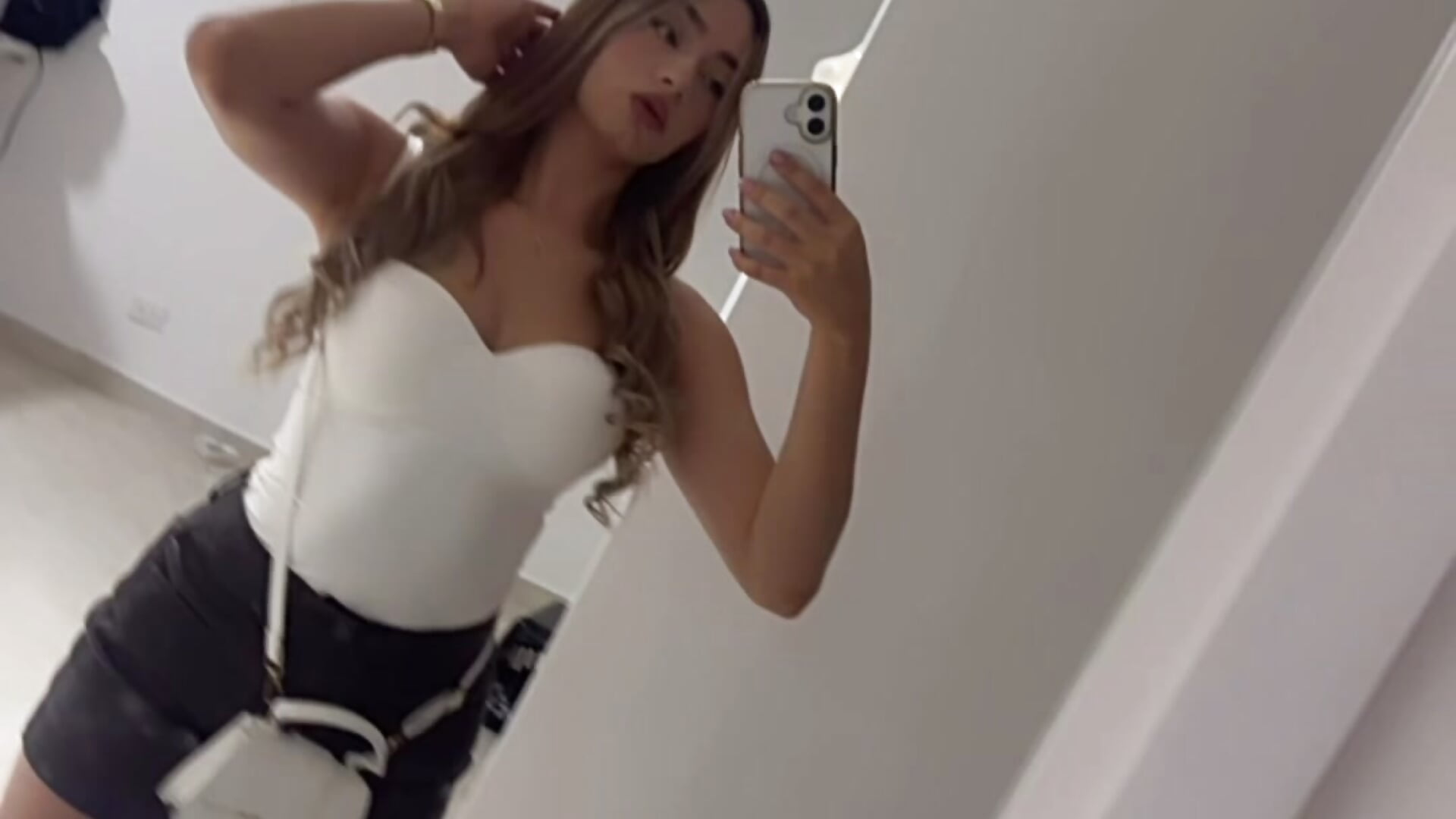 🤍😈 – video od webkamerové modelky barbievictoria