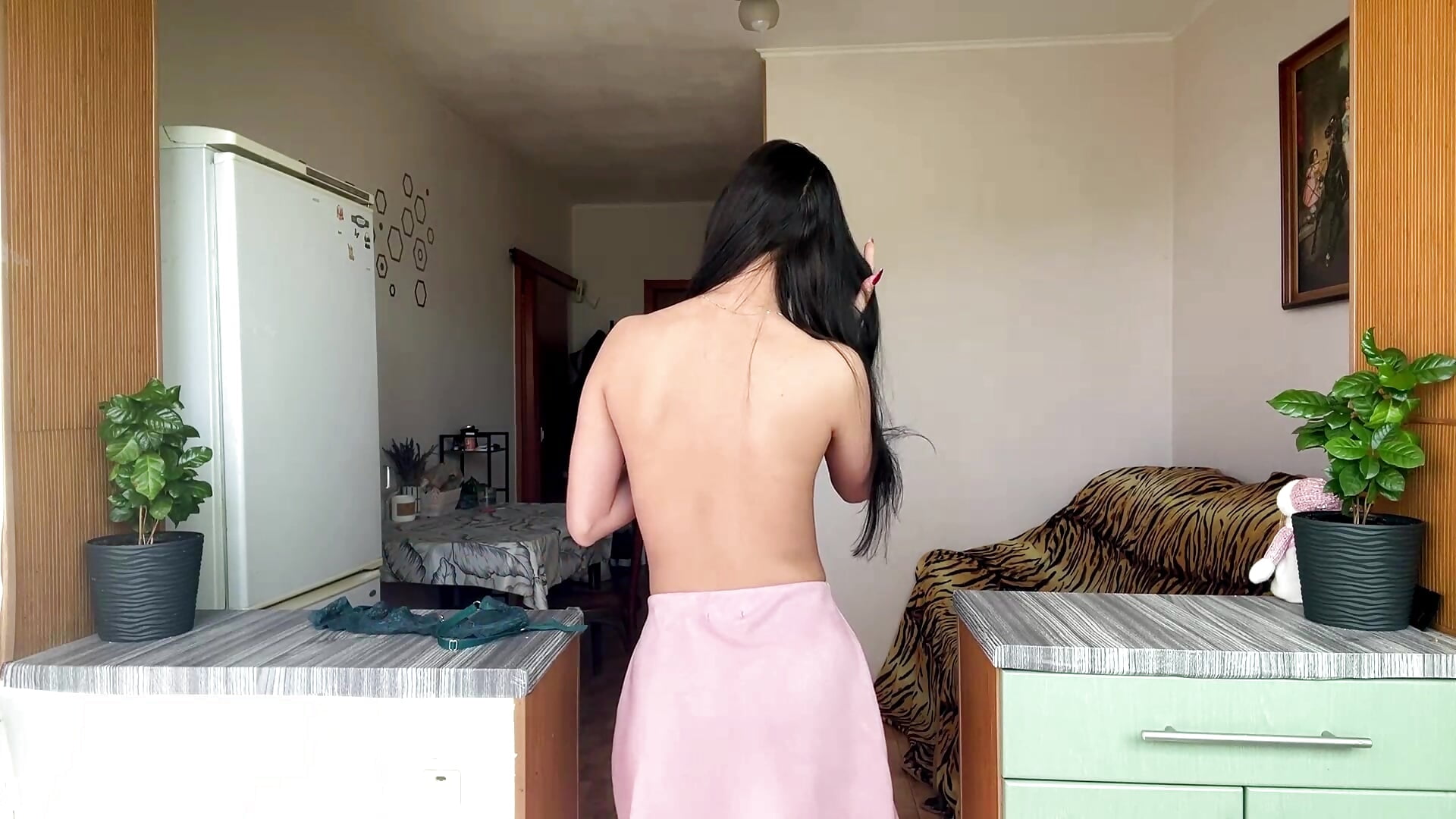 Wait Until the End - video oleh Liesenaniles kamera model