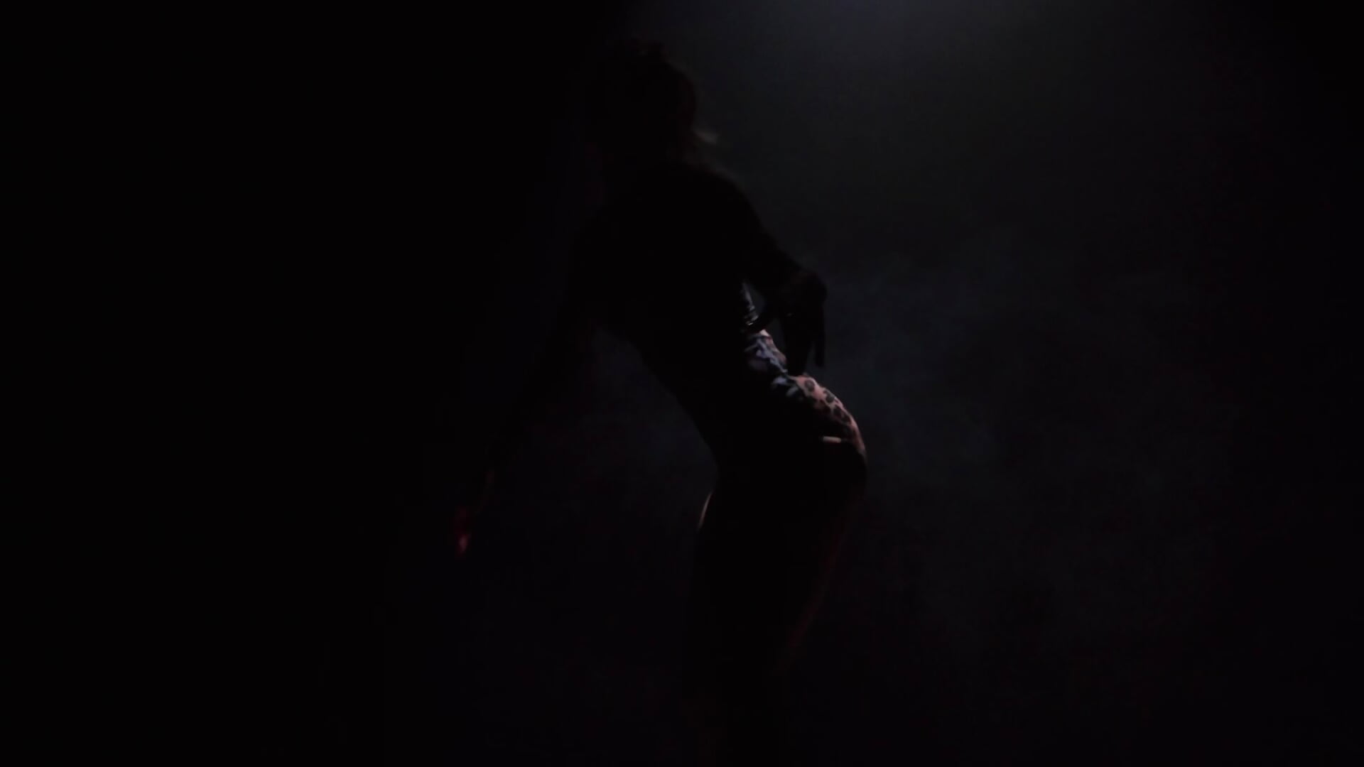 Hot dance on the floor 🕯️ - Video von MelodyIllves Cam-Model