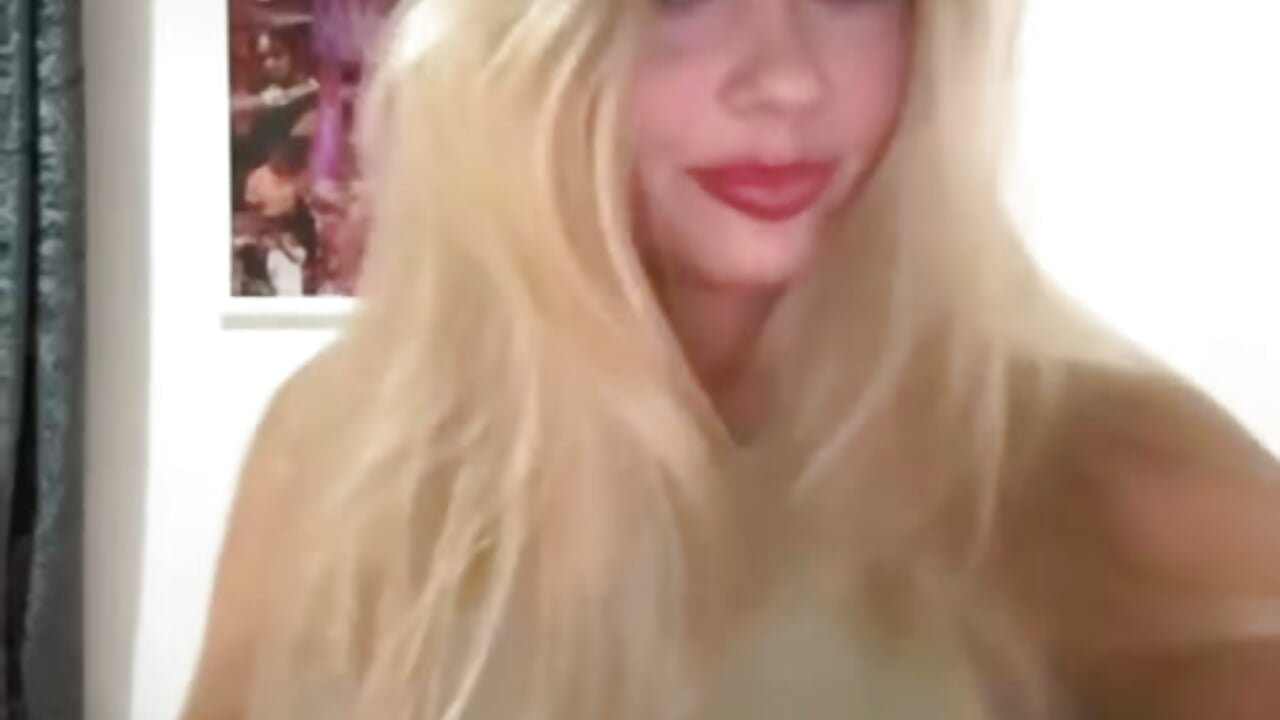 ;)) - video by Ivylouu cam model