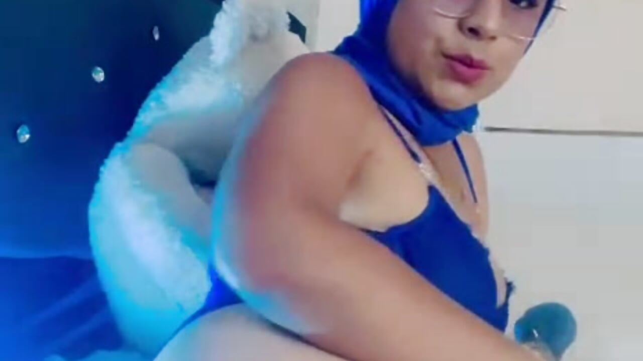🌹 - video by alia_asad cam model