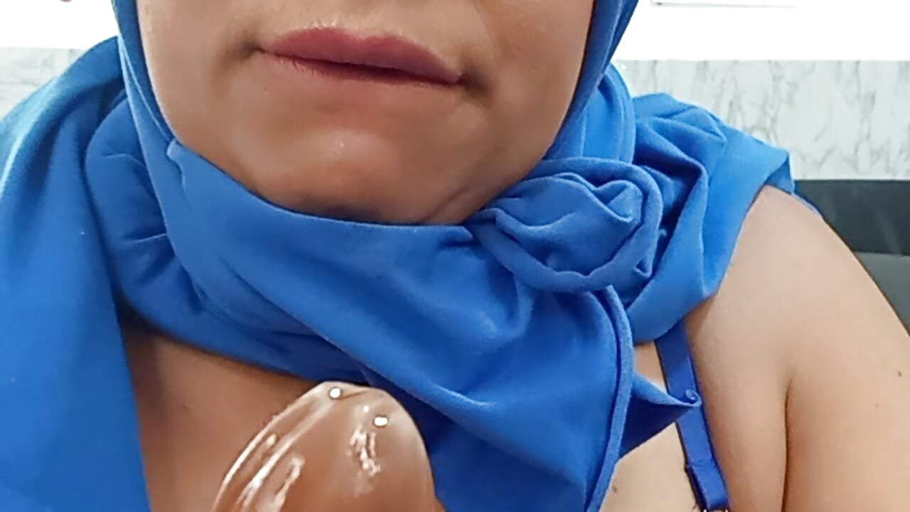 I masturbate your cock - video av alia_asad cam-modell