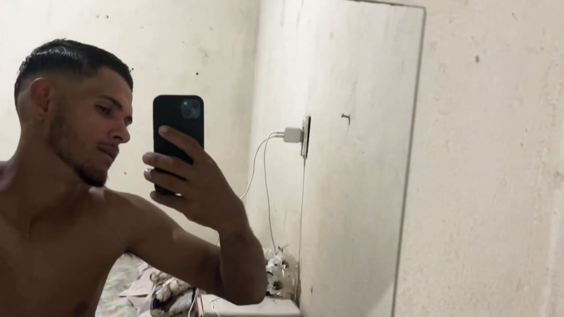 v14044g50000d6qvslvog65l6sdp96dg – video af magnatahot cam-model