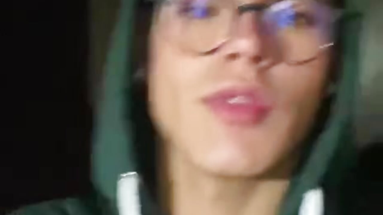 do you like my glasses? - vídeo de la modelo de cam Keff_andrew34