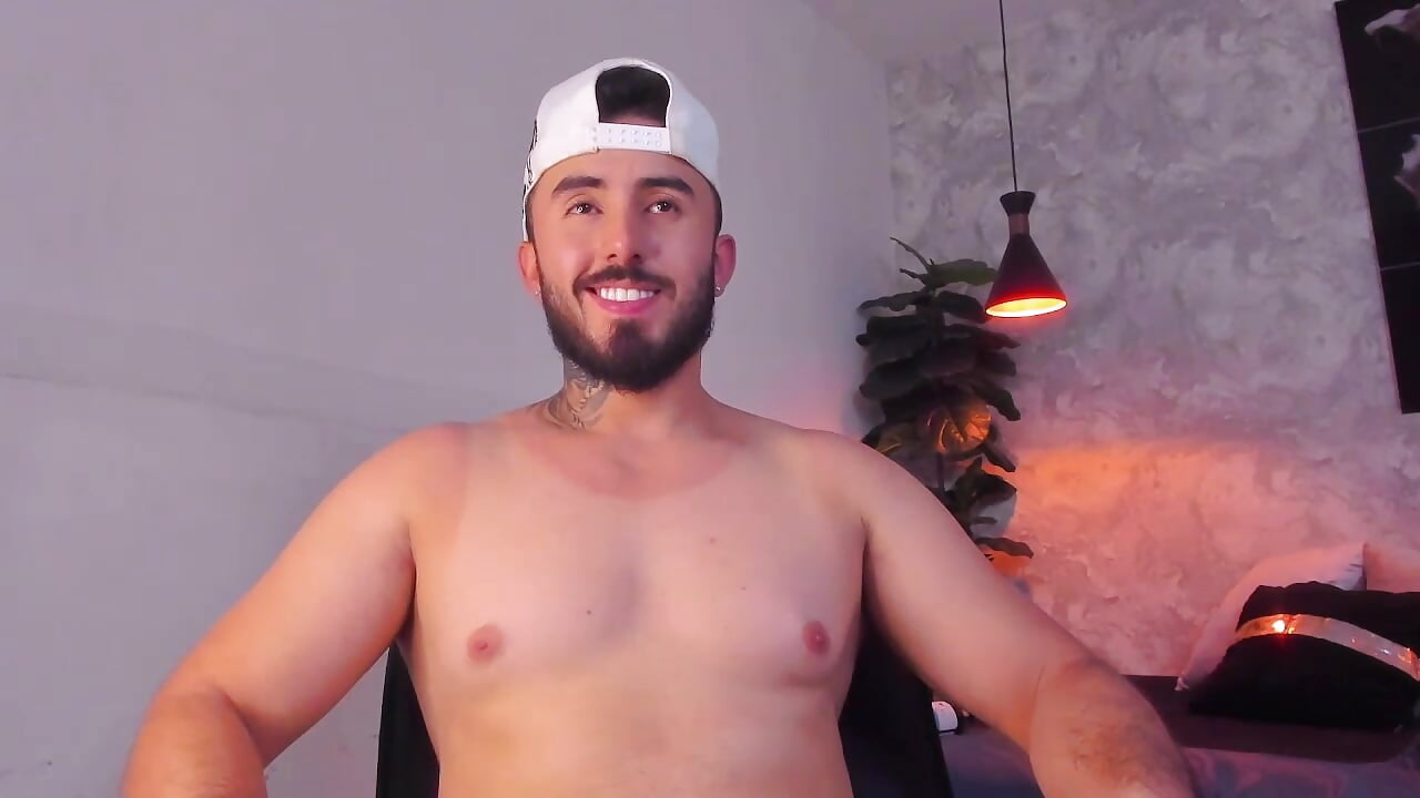 Touching hot muscular body and cock - video by martin_foster_ cam model