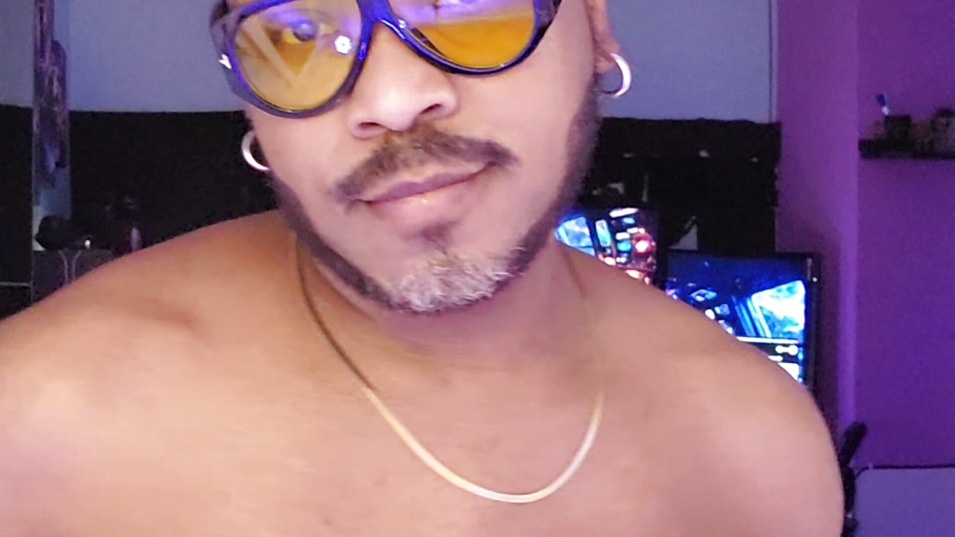 Feel So Free! - vidéo du modèle de showcams RickDonn