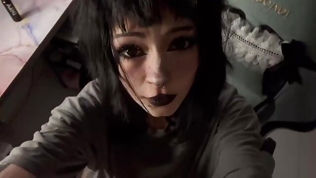 hiiiii kiss - video by H3xD0ll cam model