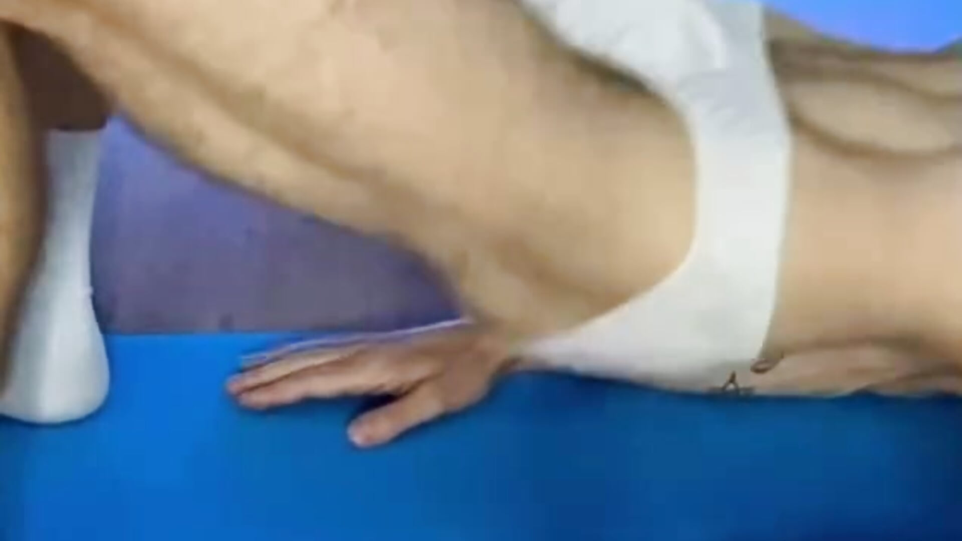 video-19-04-25-02-57 (1) - video av dan4ic cam-modell