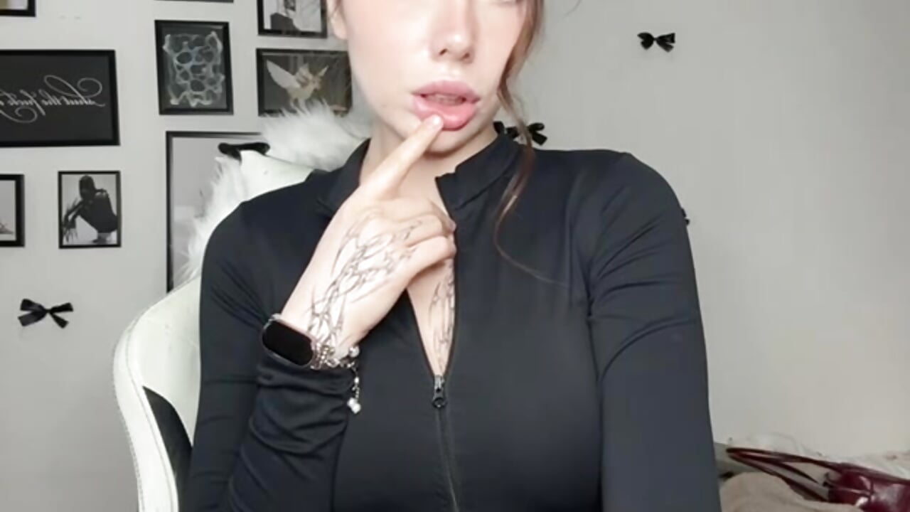 Hi hi, Im Eva ^^ - video by JustEvalove cam model