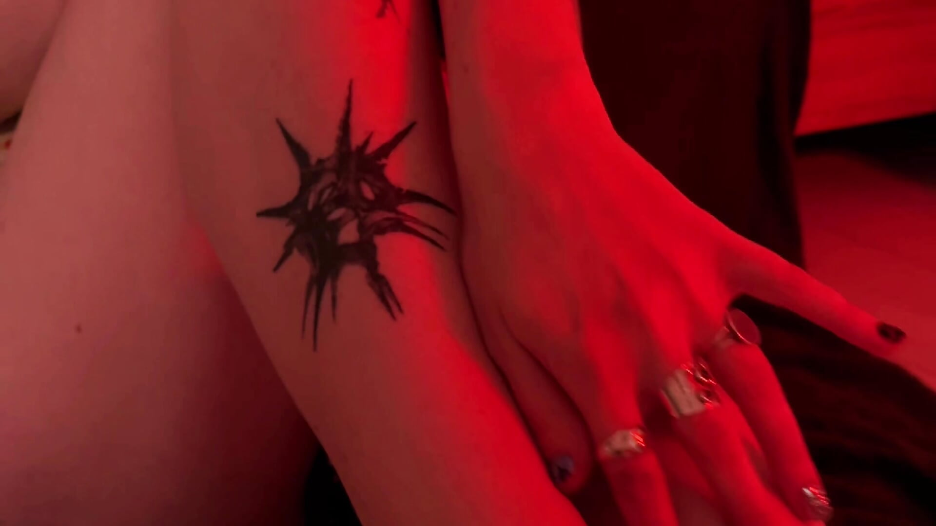 your temptation - video by effie_mirale cam model