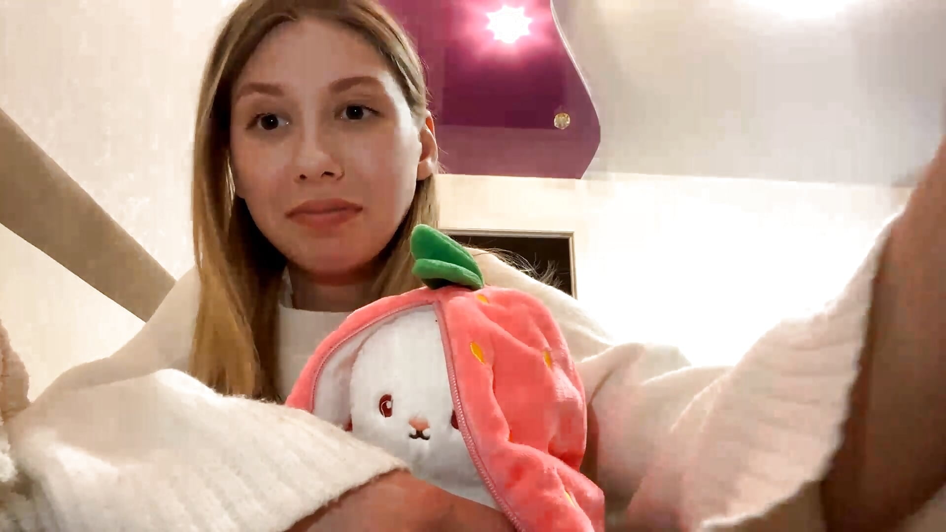 I - วิดีโอโดย Shamshinya โมเดลแคม