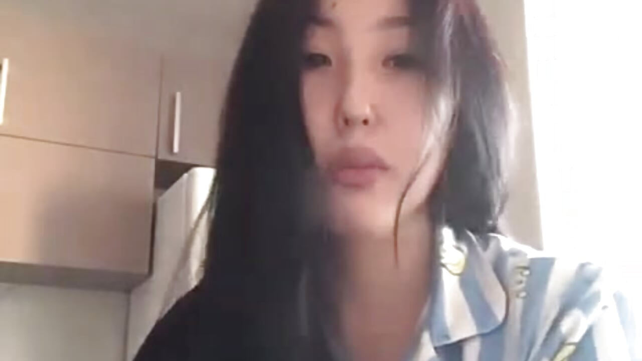 A little good mood 🌺 - video by Ameliya_kim cam model
