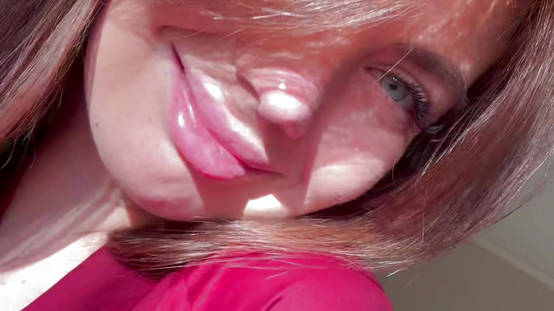 Follow me so you don’t miss my shows – video od webkamerové modelky AriaPureTemptation