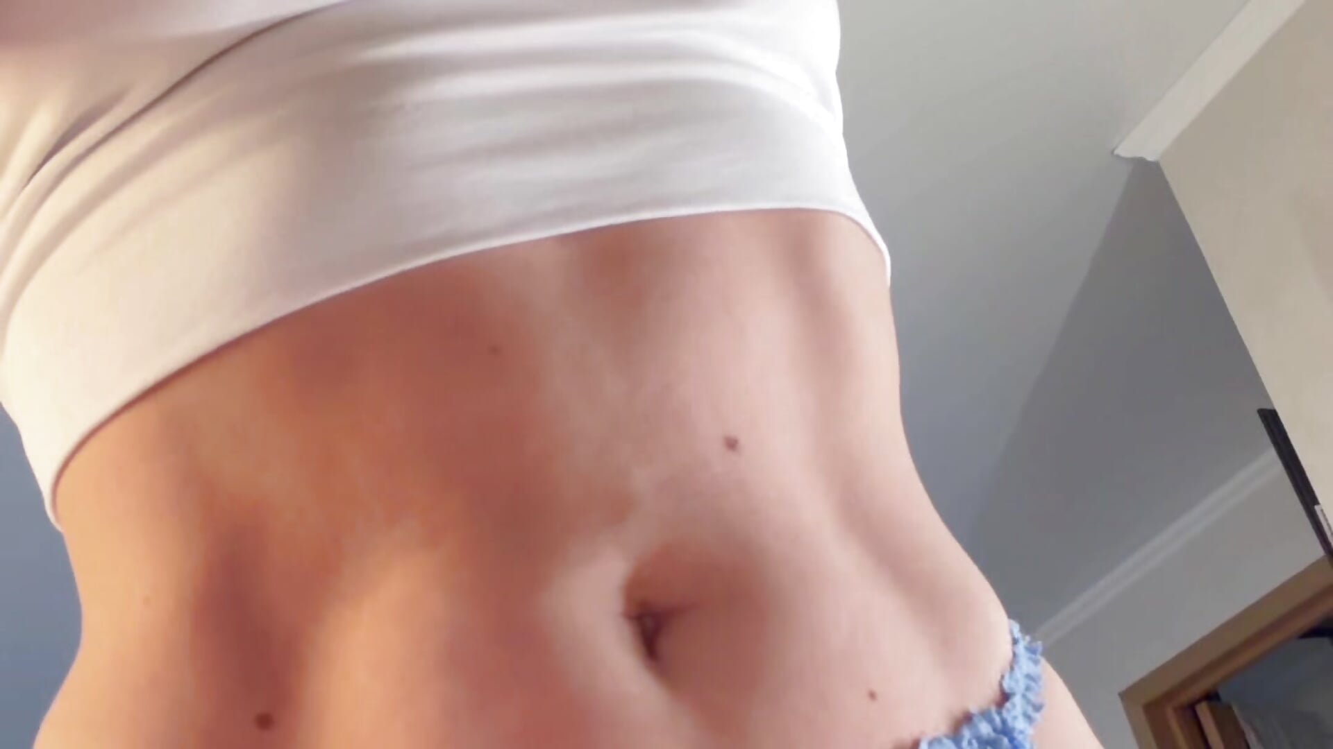 Don’t forget to follow me - clip cu AriaPureTemptation model videochat