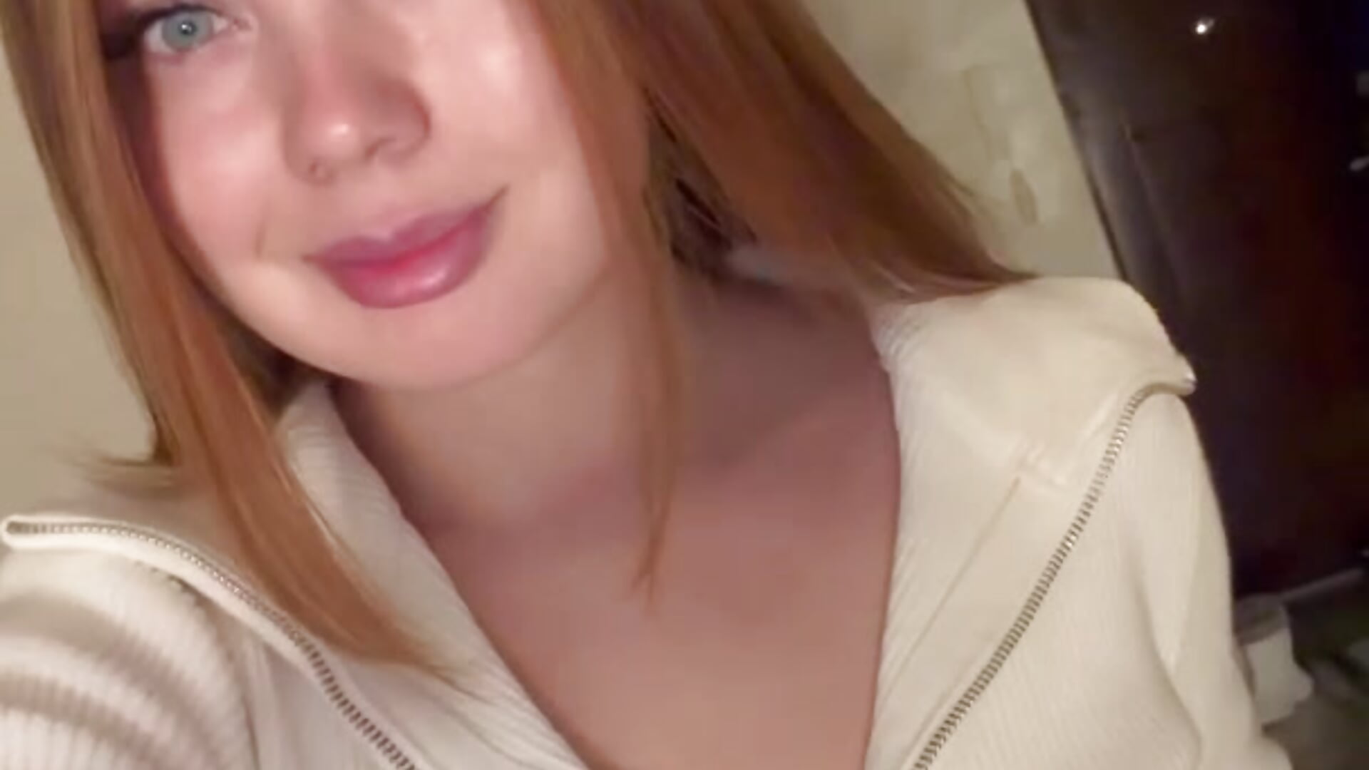 Don’t forget to follow me - Video von AriaPureTemptation Cam-Model