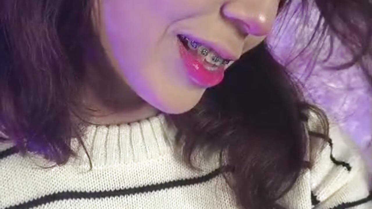 Hey friends, shall we play? – видео вебкам-модели Summi10L