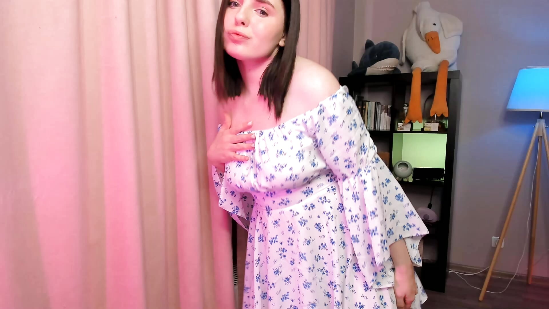 Hot dans - video by Jenifer_dolly cam model