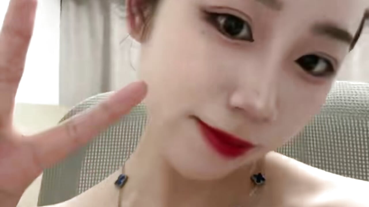 哈喽新人报道啦哥哥们 — filmik meimeibuguai, modela(-lki) na kamerkach