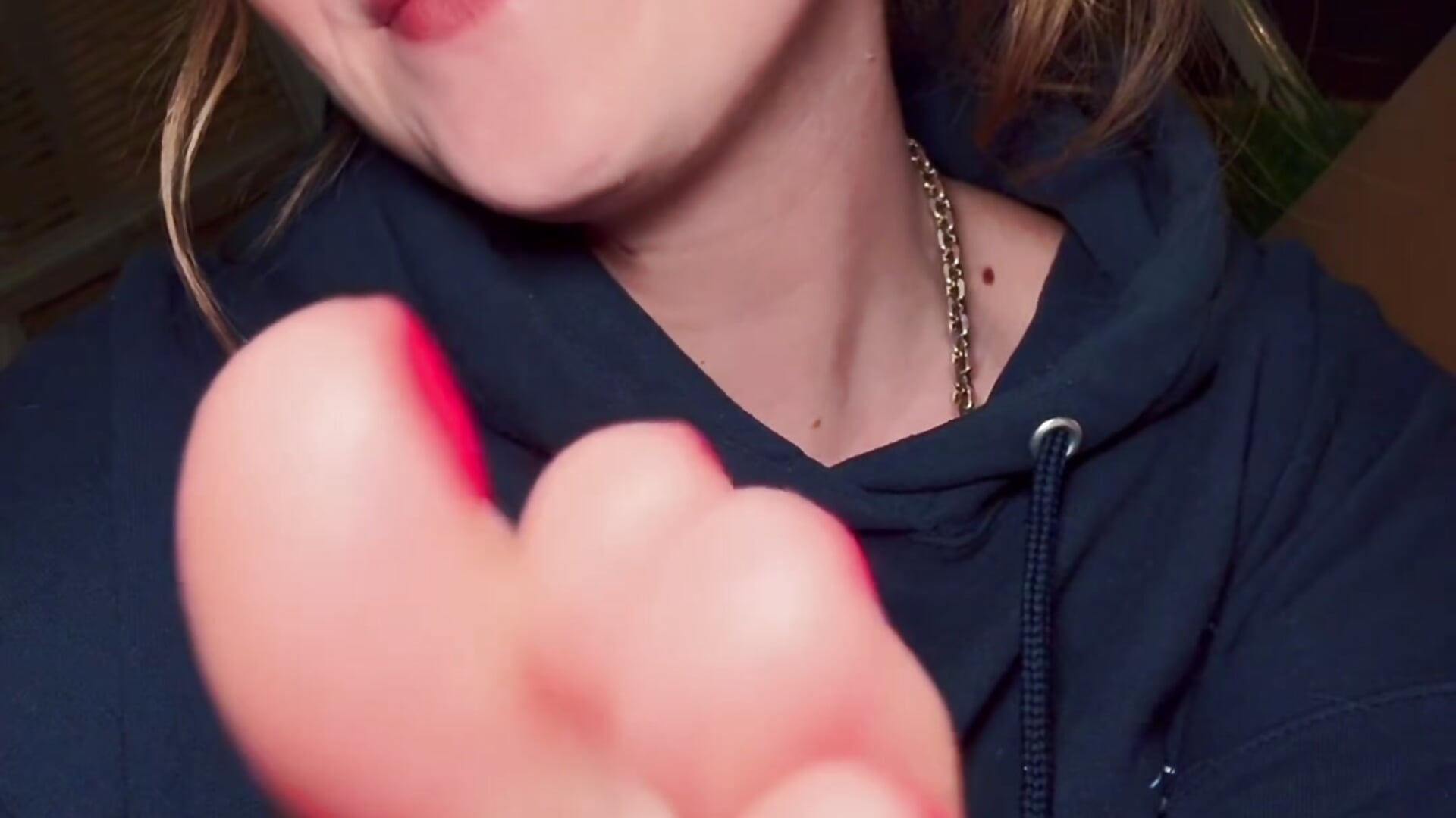 toes <3 — filmik lolakitten420, modela(-lki) na kamerkach