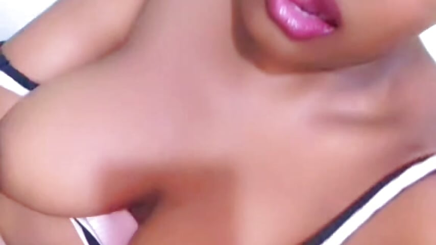 Titties - video av fauza12 cam-modell