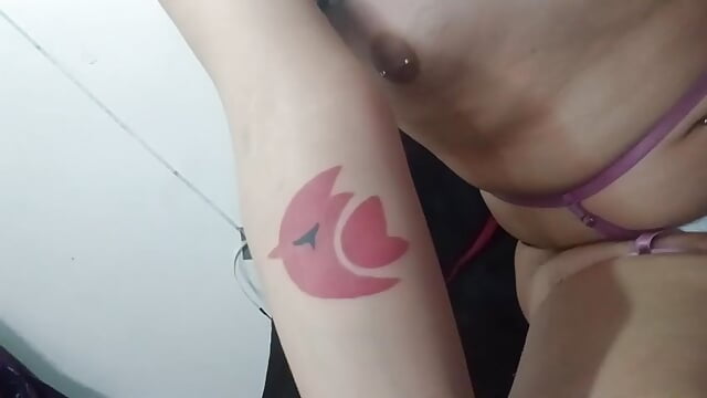 Danna's small tattoo - Vídeo de HentaySlaveDanna, modelo de vídeos