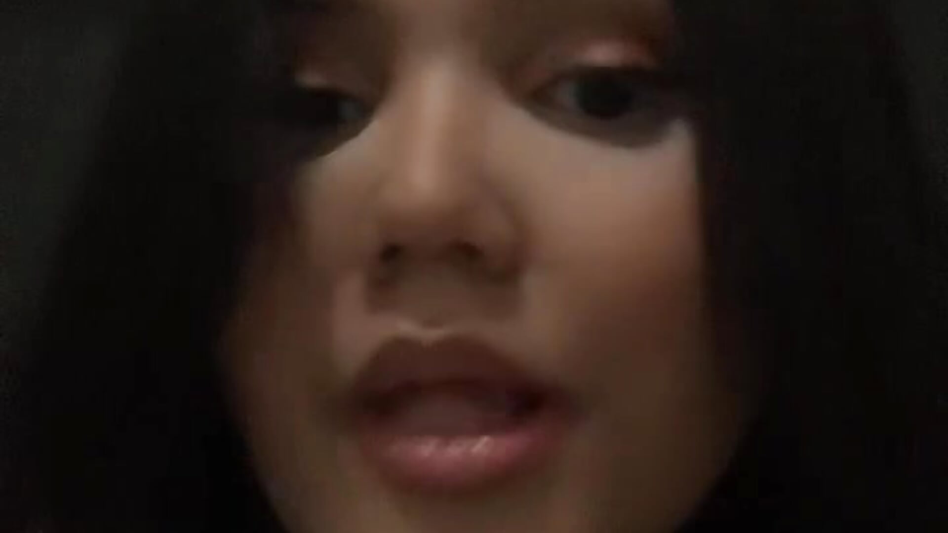 c067e37873344f6abe2219477d5998c8 - video viviboraaaa kameramallilta