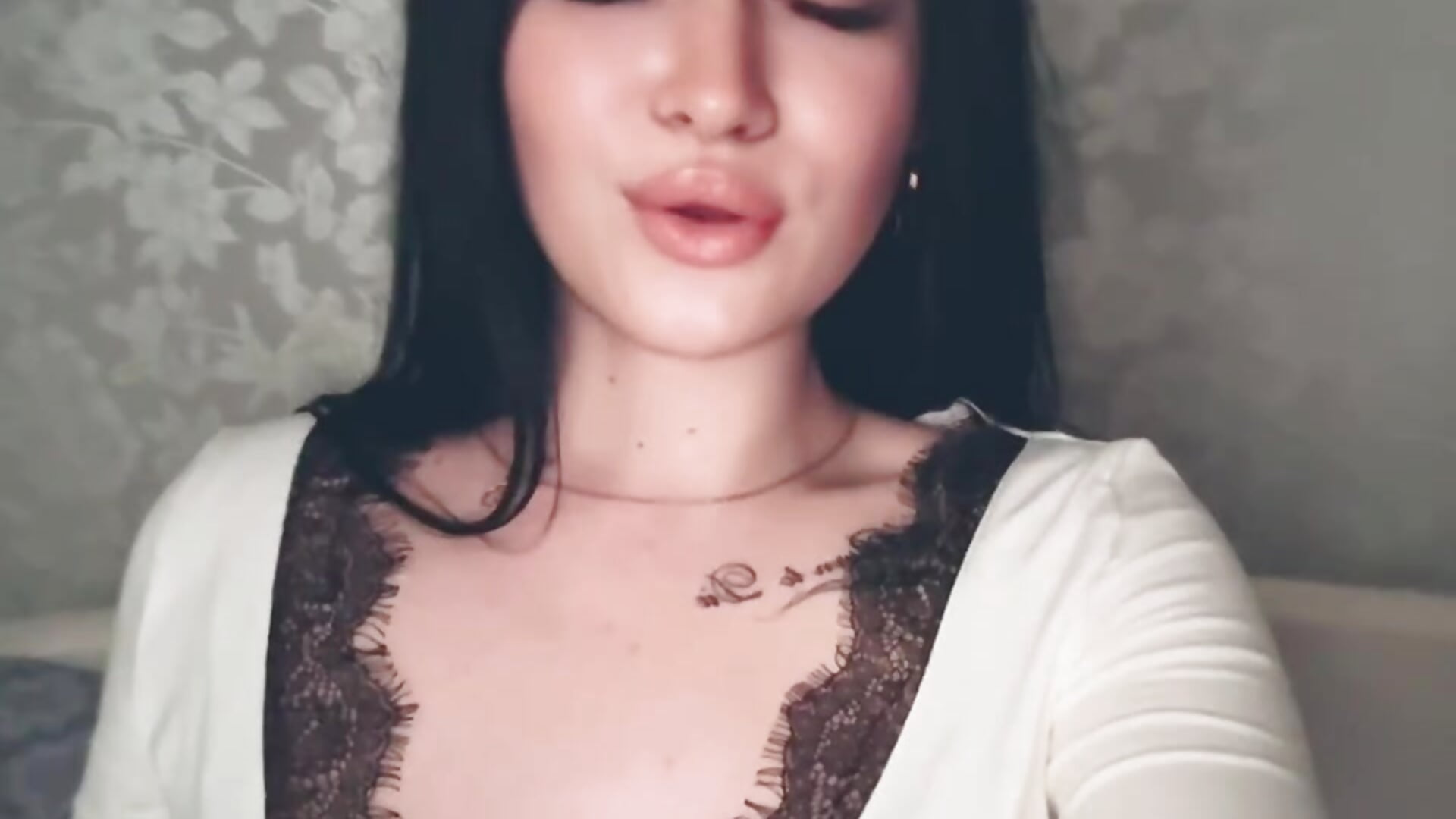 Be yourself - vídeo de BellaLuxury modelo de câmara