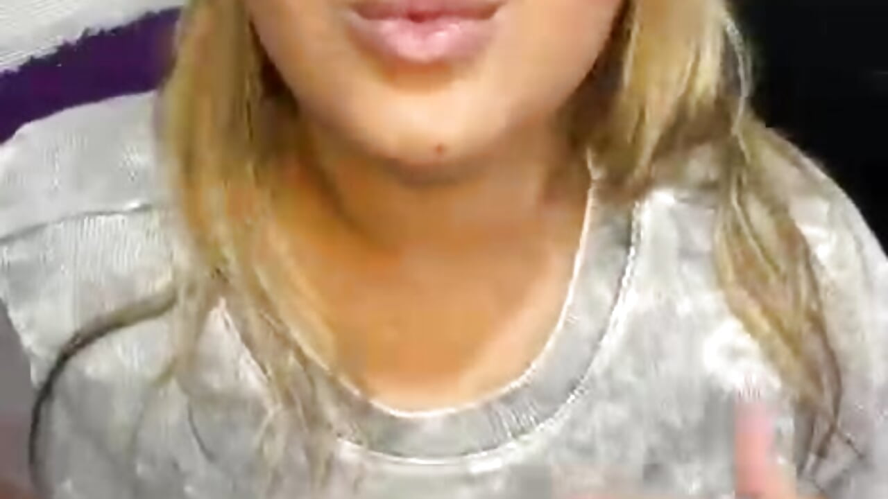 ❤️ - video by Alessia_Goldd_ cam model