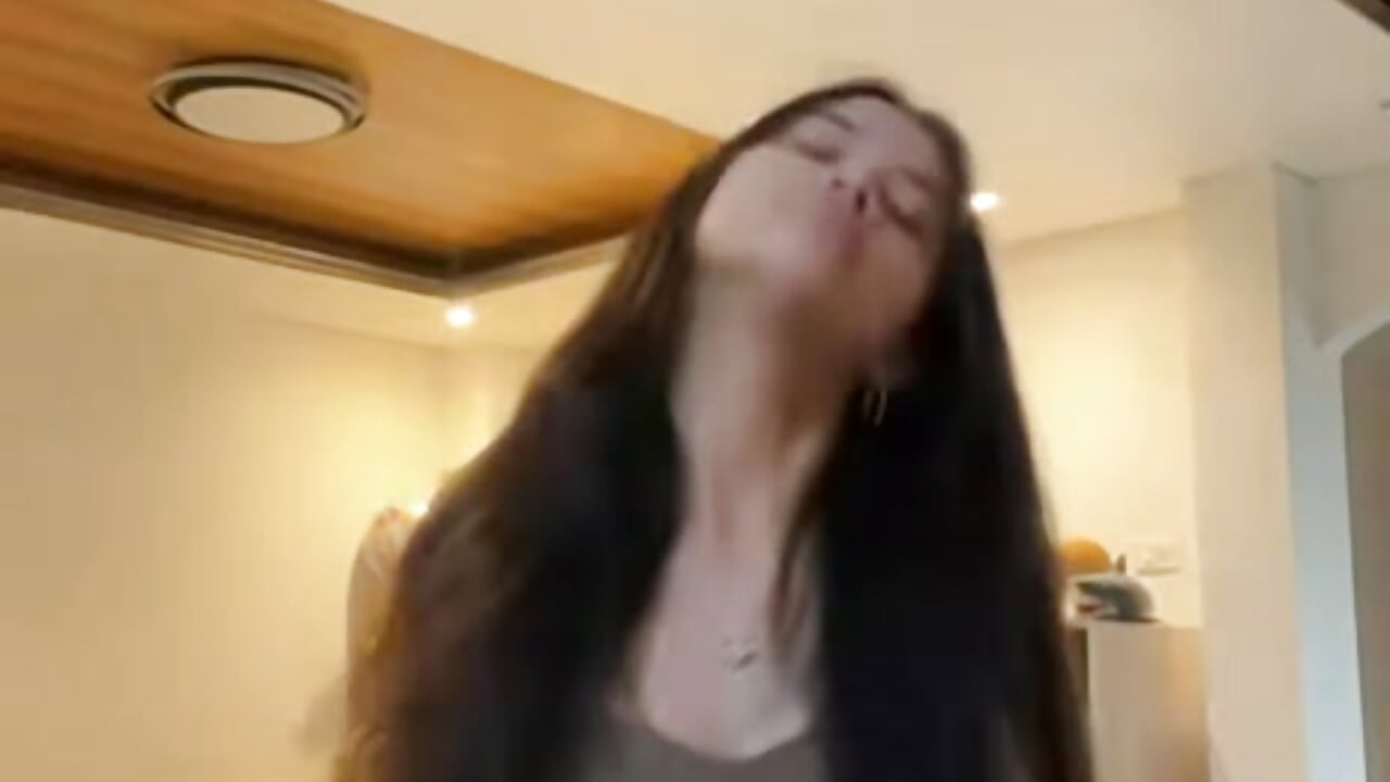 my cute tik tok try <3－カメラキャストのLaruePoldrackの動画