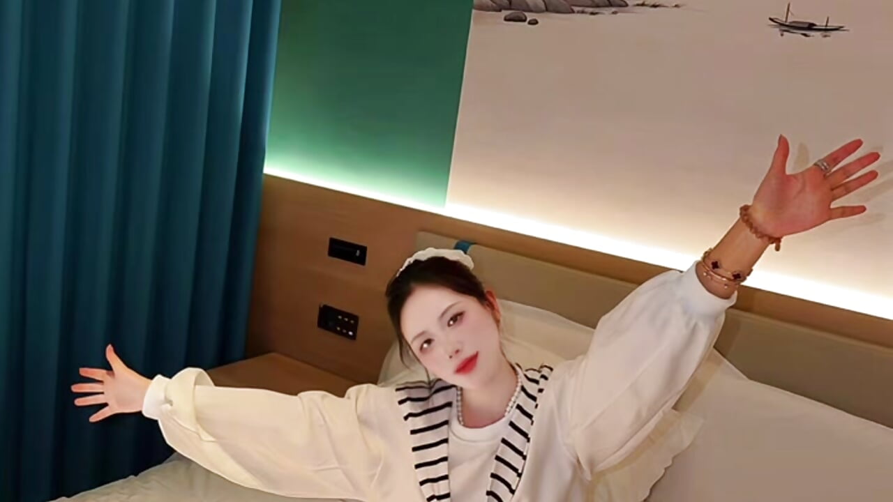 哈喽新人报道啦哥哥们 - video av huxierbaby cam model