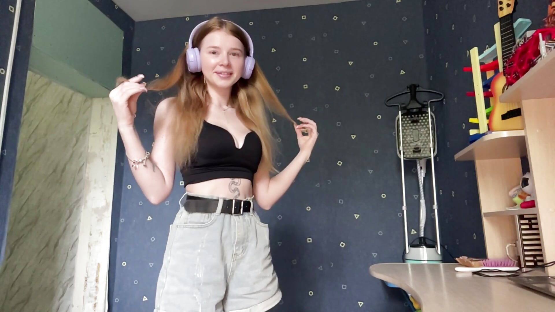beautiful dance for you - video by fanybuny cam model