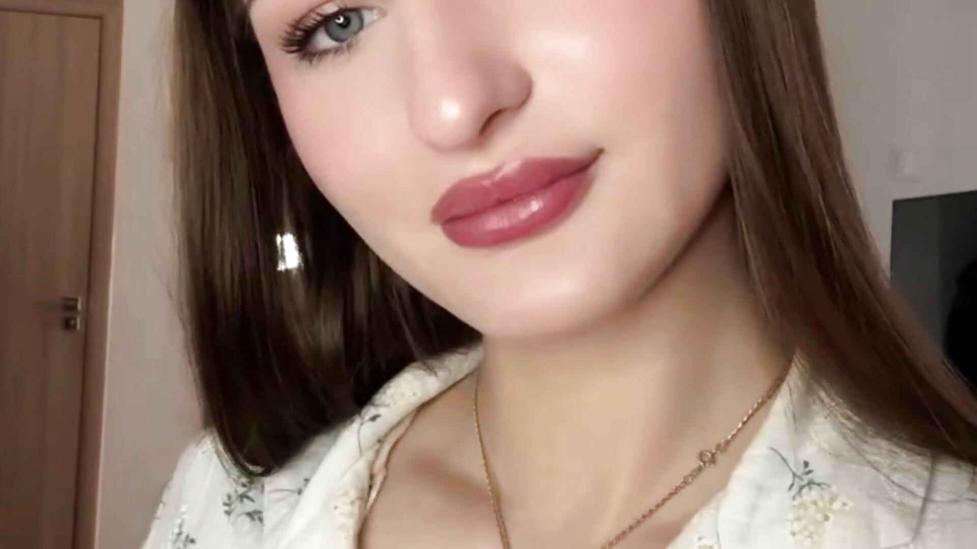 A little sleepy😴 - video by HallieHollo cam model