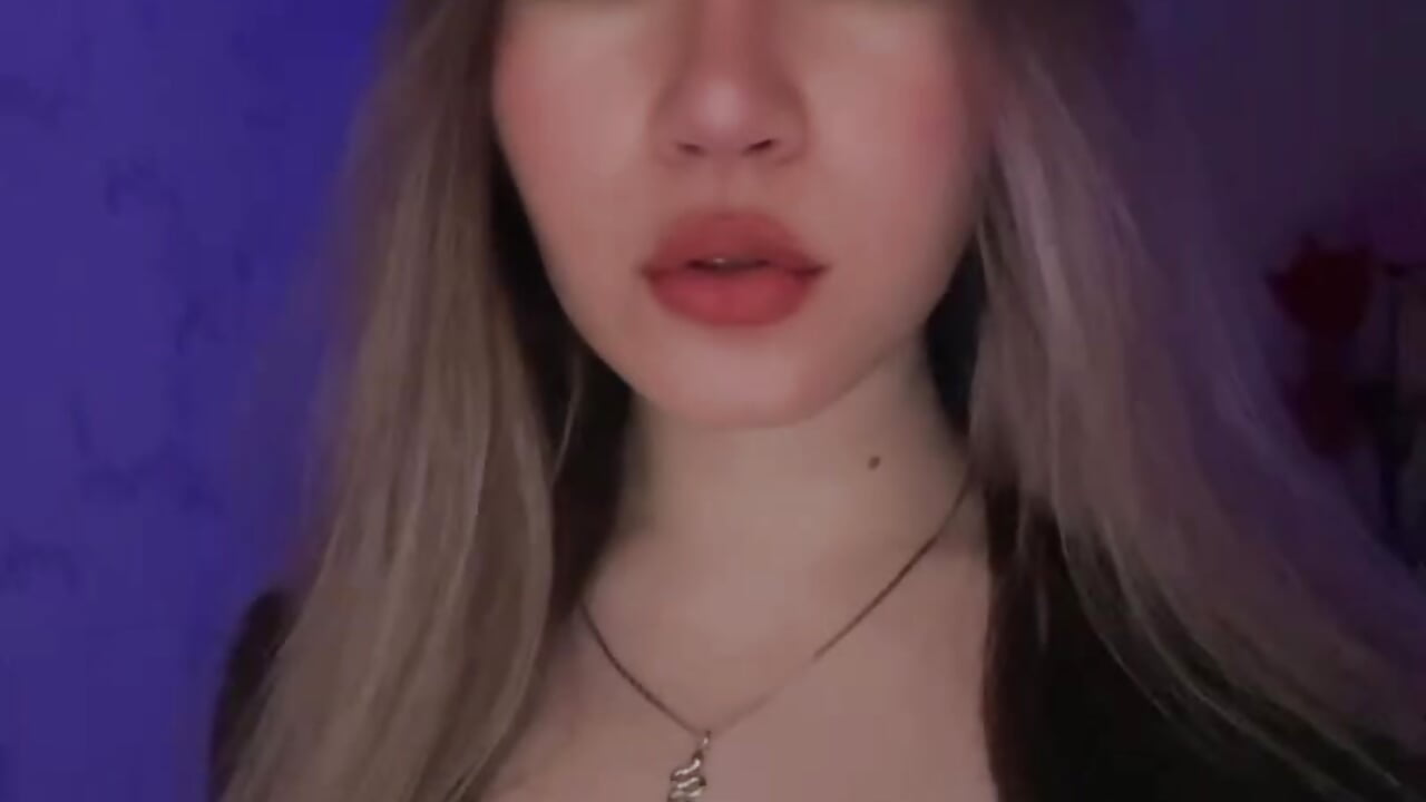 Born Without a Dress Code - video by IreneOrbison cam model