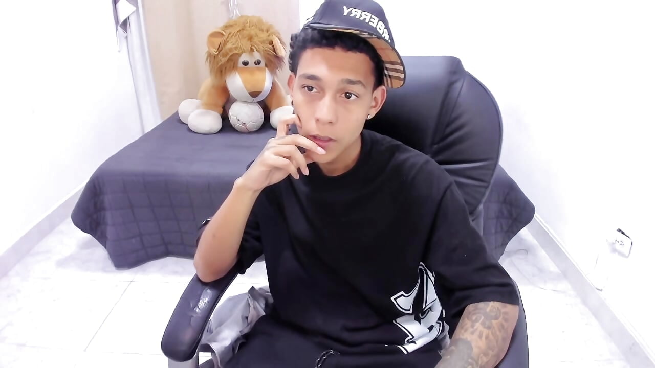 Just Me :) - video by Rooney_Boy cam model