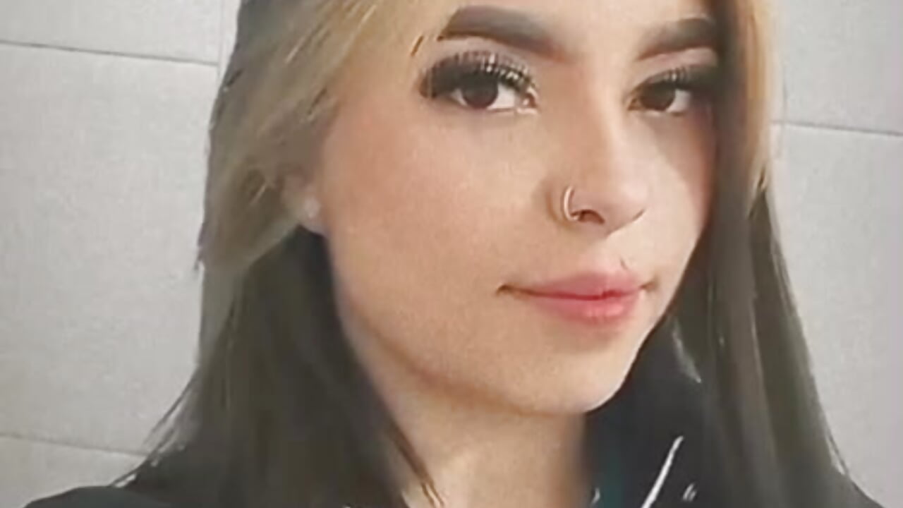 Hello... 🖐🏻 - video di candy_luna_03 modella di cam