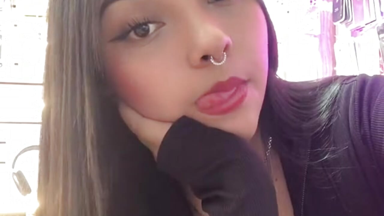 Hey guys🌷 - Vídeo de Lia__Harper, modelo de vídeos