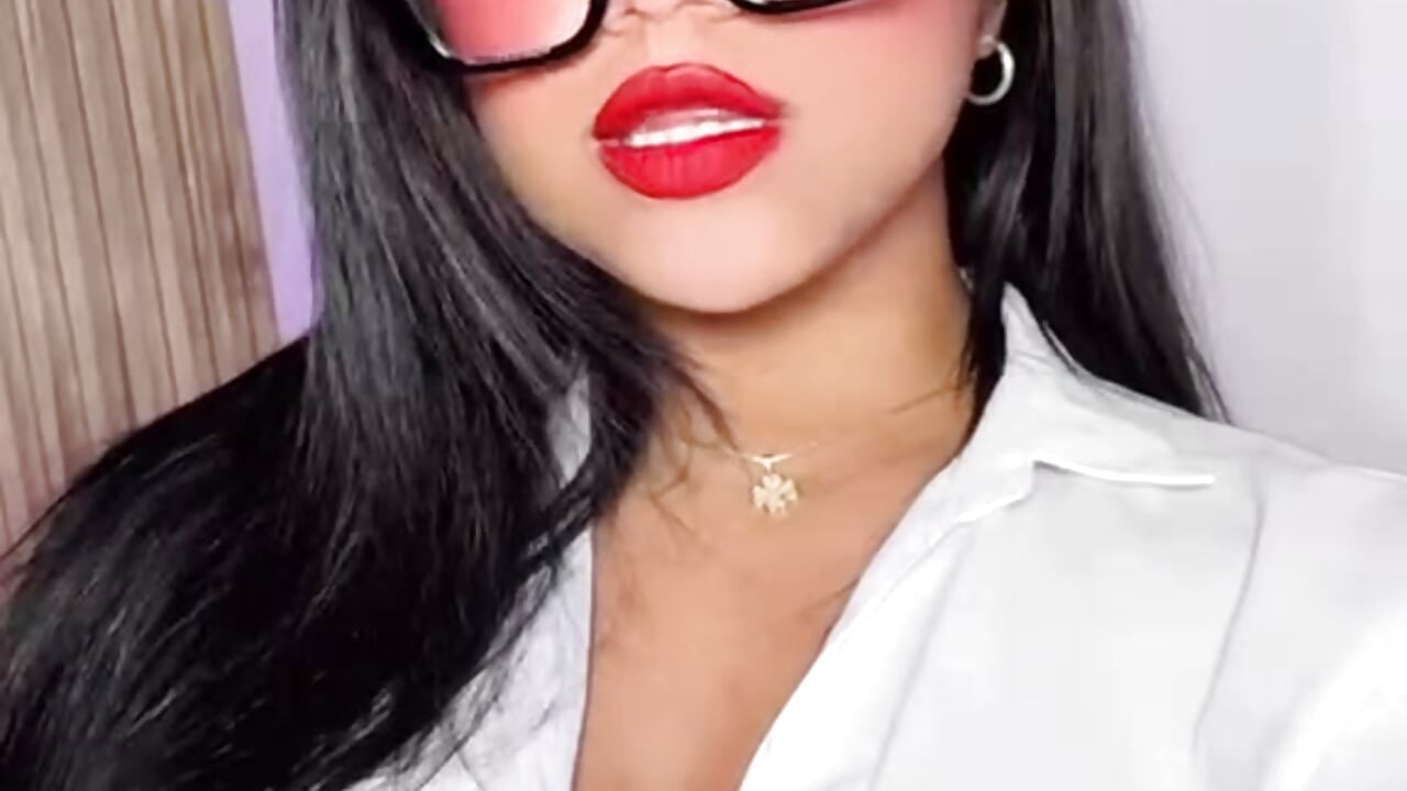 A hot secretary 🥵 - clip cu Cloe_evans_ model videochat