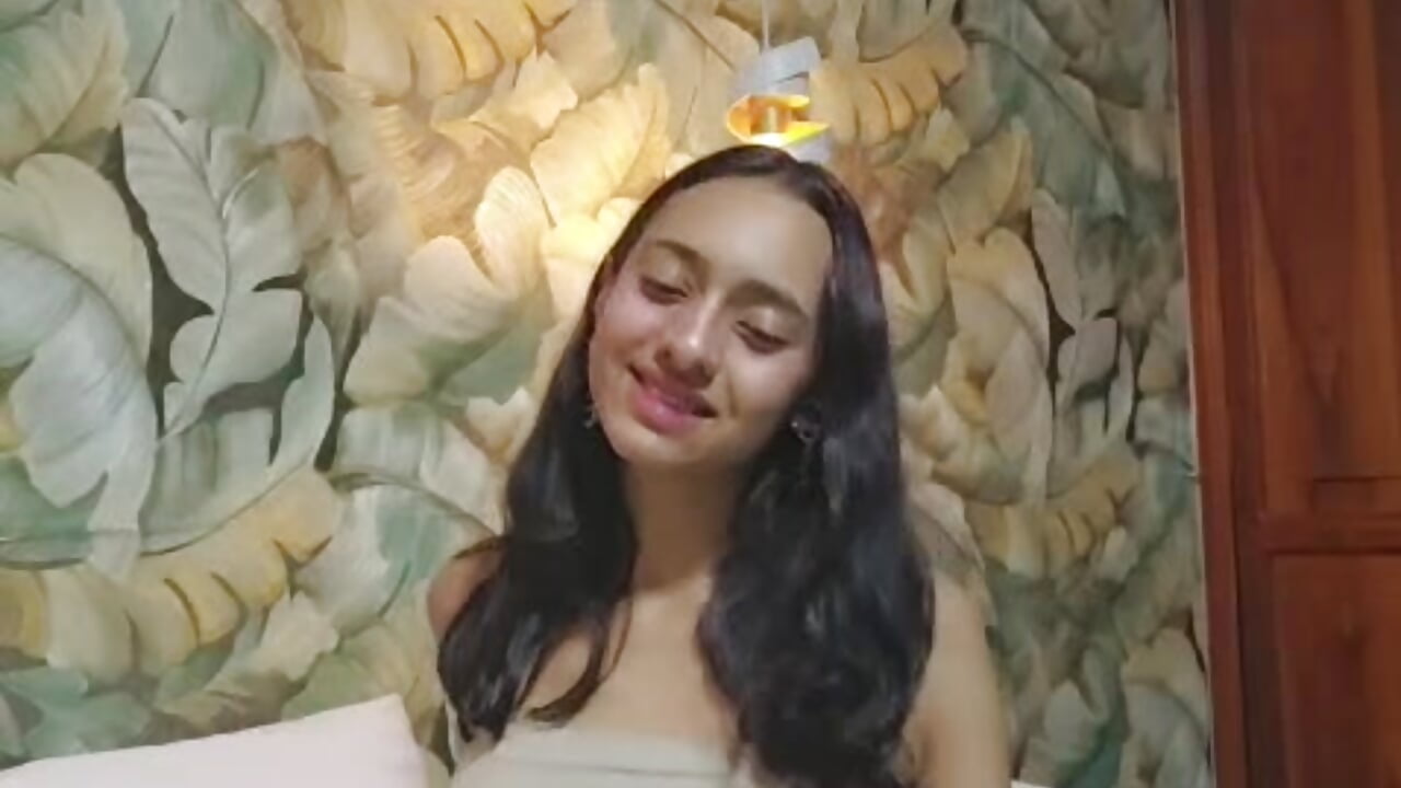 🌸 - video by Charlotte_Benette cam model