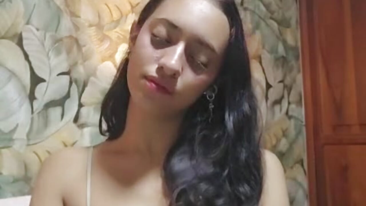 🤤 - video by Charlotte_Benette cam model