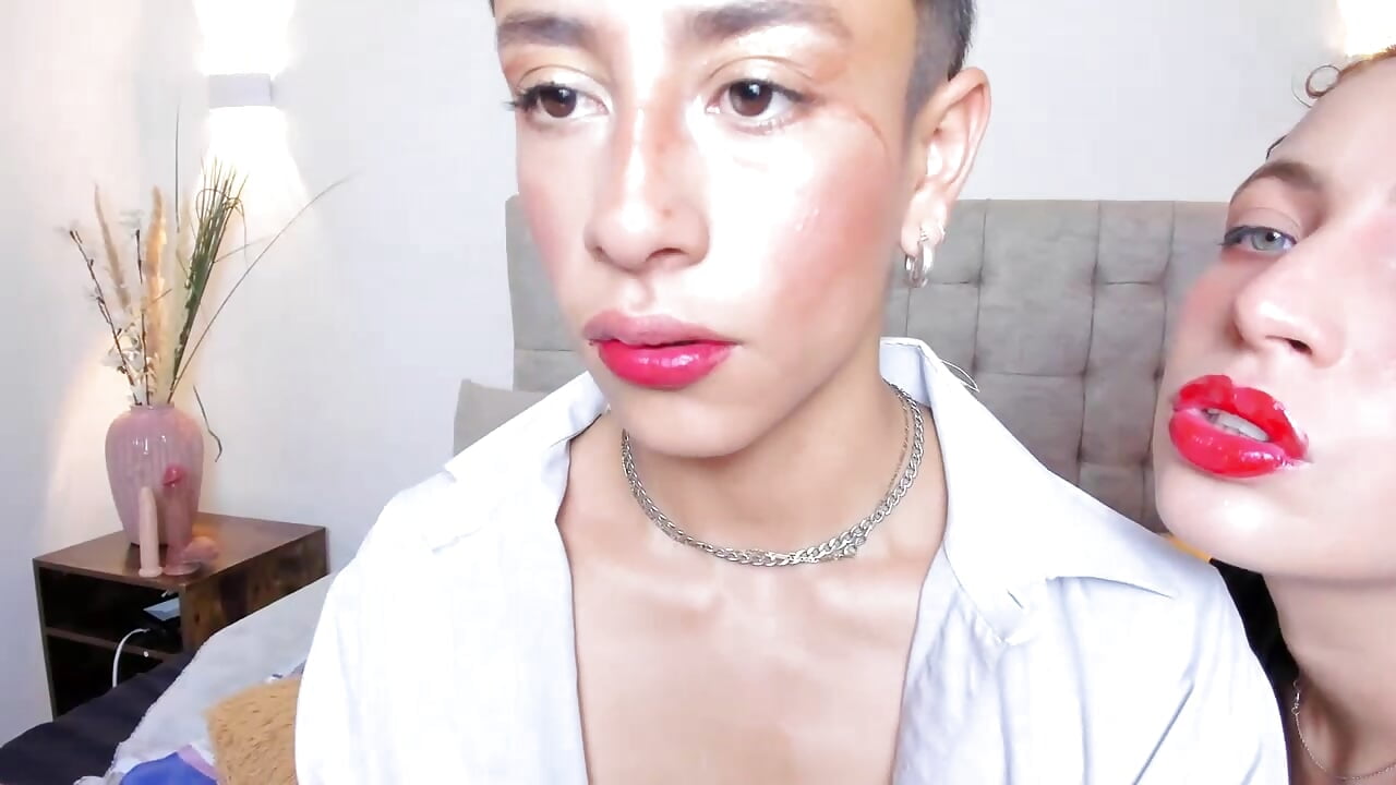 [7 Apr 15:39] Private Show - copy 5 May 01:53 - video di Skylee_and_Violet modella di cam