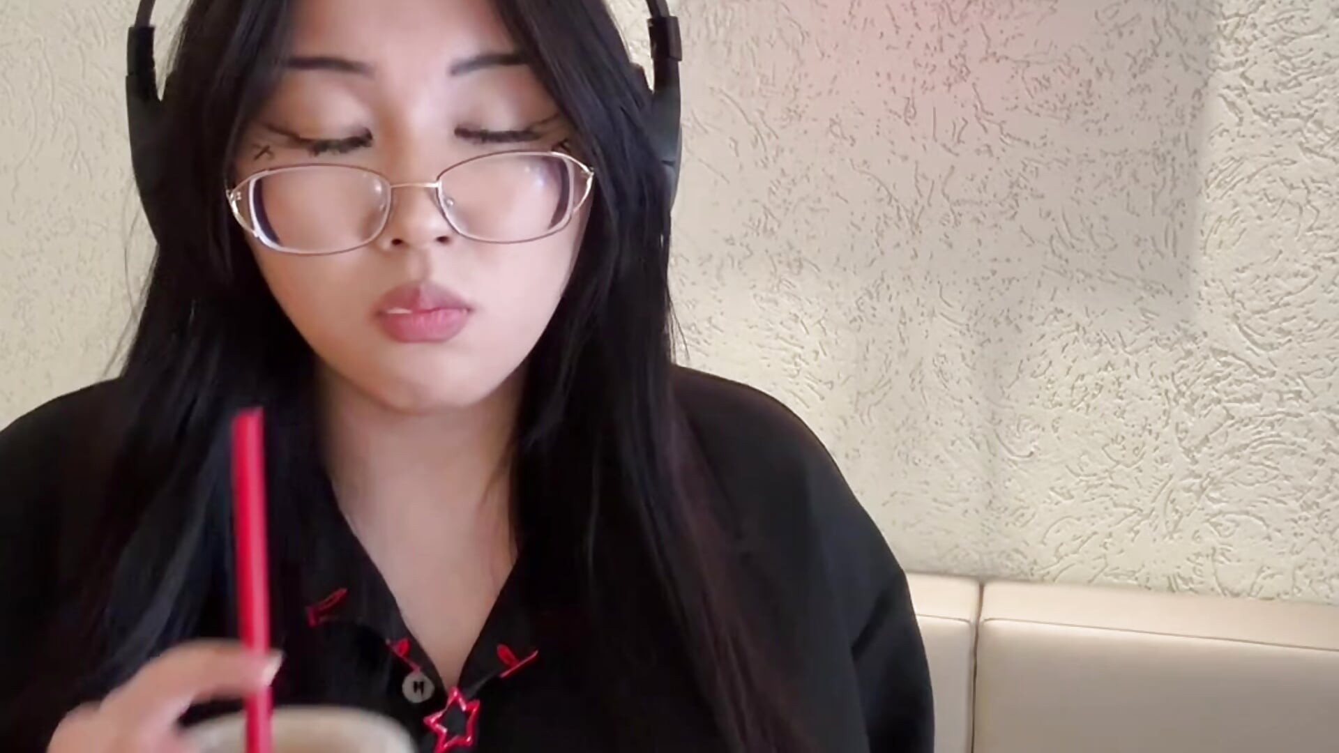 And this is me  🍓 - วิดีโอโดย Feylinmay โมเดลแคม