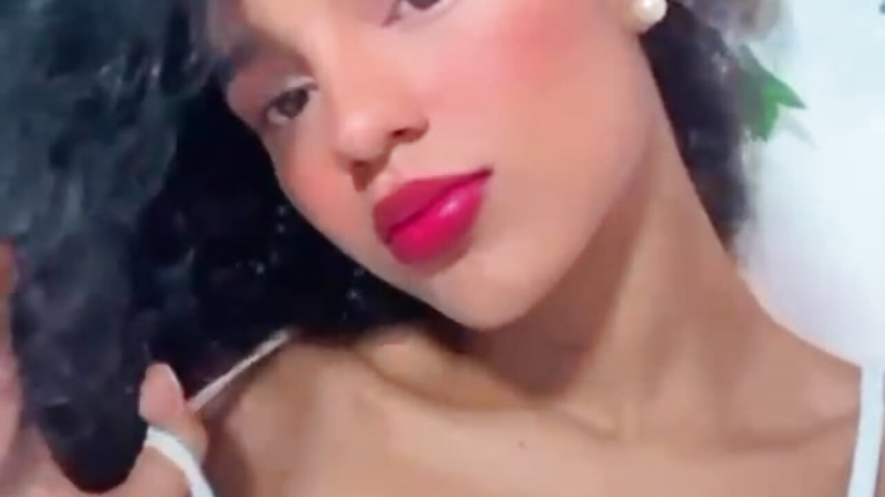 Just Me Cristal - video by CristalAllure cam model