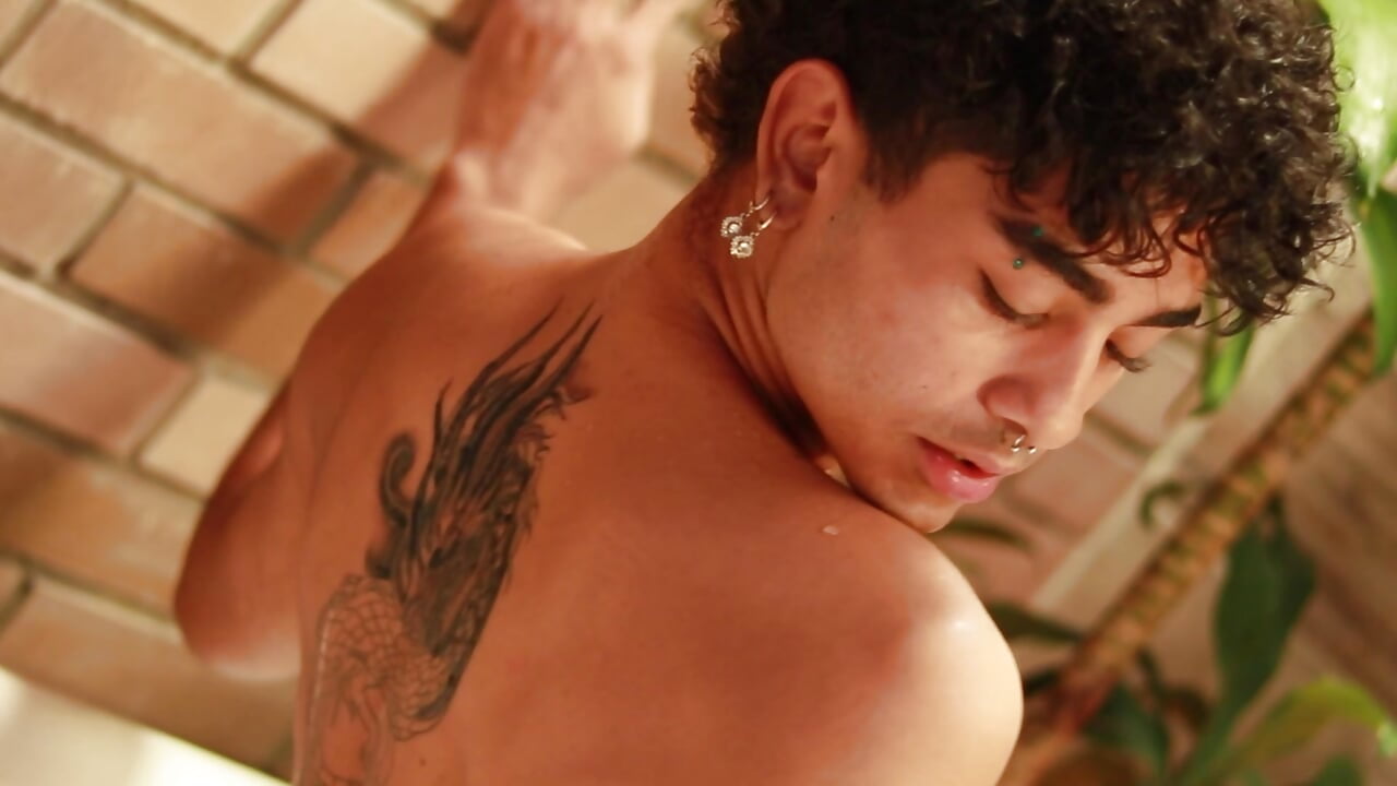 profile-intro-video-1775145692 - vídeo de la modelo de cam MiikeOthon