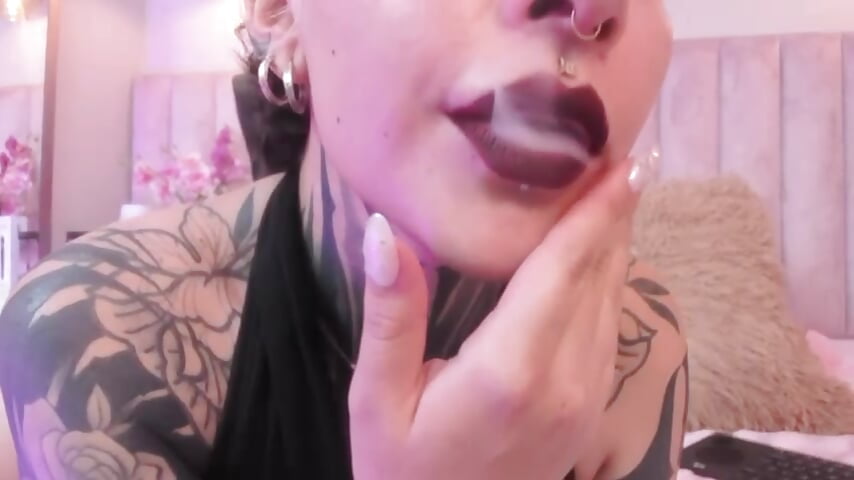 Playful mouth 💋👀 - video by Luana_fiore cam model