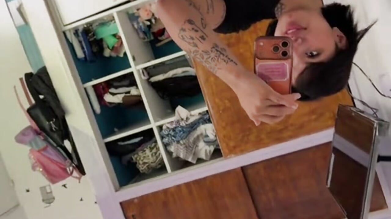 v14044g50000d4vemrfog65nt9rjhi1g– Abrildqquino kameramodell videója