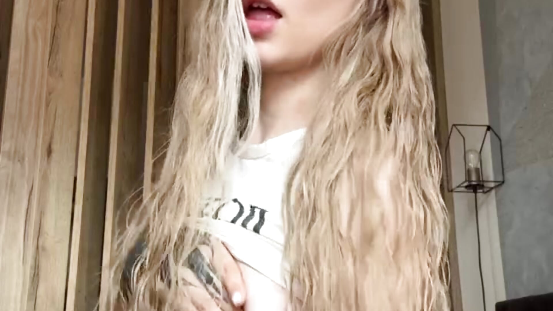 little hot tease - vídeo de la modelo de cam -baby-tiny-